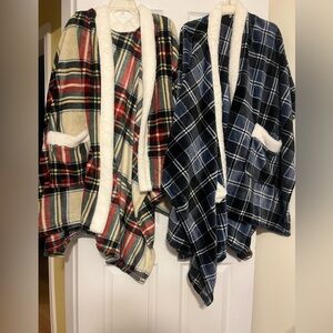 2Cozy Plaid Sherpa-Lined Wraps- Red/Beige & Navy/Black